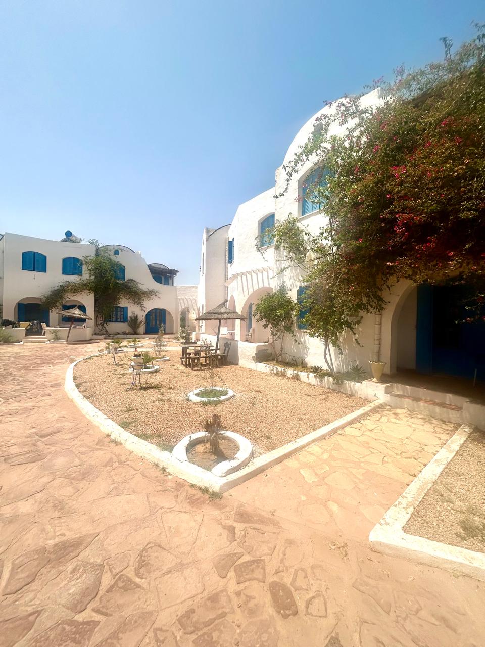 RESIDENCE petit S1 avec PISCINE commune S3