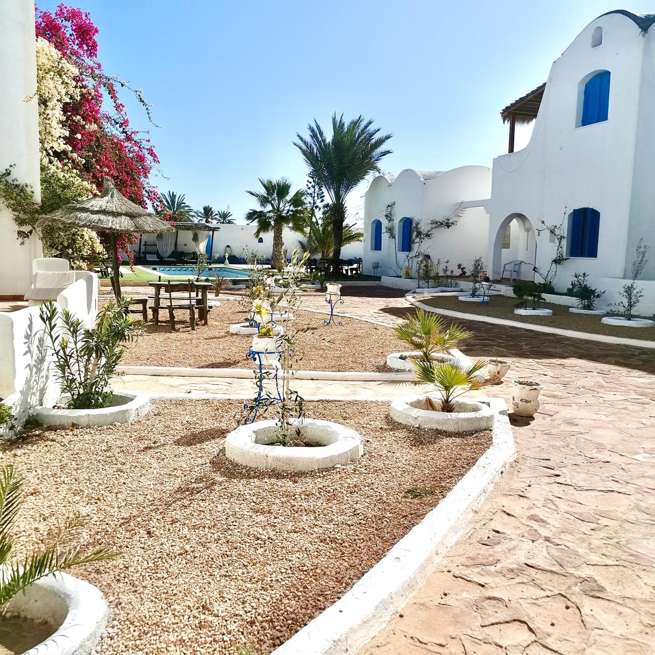 RESIDENCE petit S1 avec PISCINE commune S3